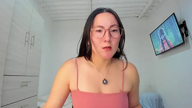 Snapshot of Elle_Lee_ chatting on November 4, 2025, 3:22 pm Elle Lee online show from November 4, 2025, 3:22 pm