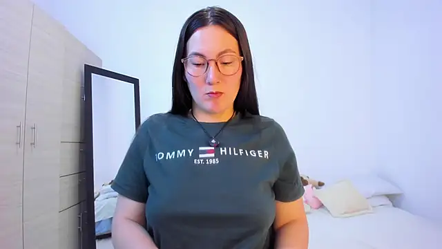 Snapshot of Elle_Lee_ chatting on November 27, 2025, 3:36 pm Elle Lee online show from November 27, 2025, 3:36 pm