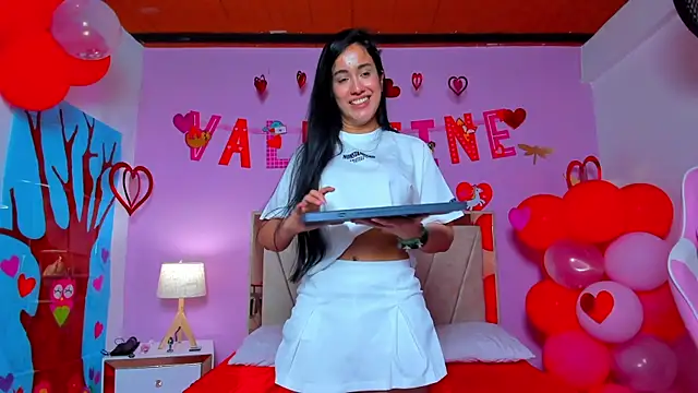 Miia harper  online show from February 3, 2025, 2:55 pm