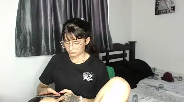Snapshot of saritapretyy chatting on January 27, 2025, 9:33 pm saritapretyy online show from January 27, 2025, 9:33 pm