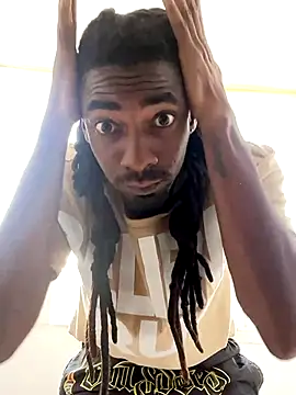 Snapshot of Malkon_Big chatting on December 14, 2025, 2:22 pm Malkon Big online show from December 14, 2025, 2:22 pm