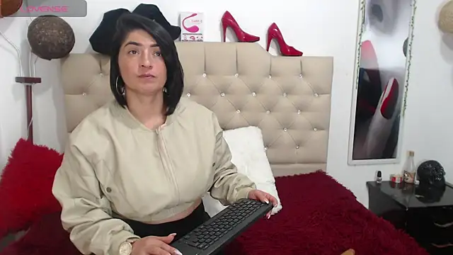 Snapshot of karenlennox1 chatting on December 27, 2024, 11:31 pm karenlennox1 online show from December 27, 2024, 11:31 pm