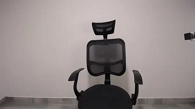 Snapshot of present_the_magic chatting on December 6, 2024, 5:20 am present the magic online show from December 6, 2024, 5:20 am