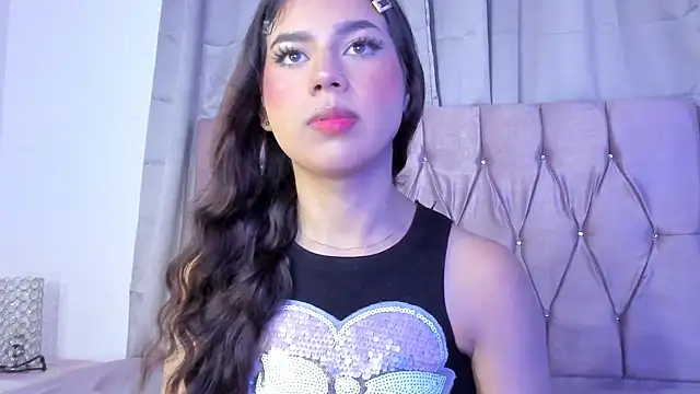 Snapshot of Ashley_piinkk_ chatting on March 4, 2025, 5:32 am Ashley piinkk  online show from March 4, 2025, 5:32 am