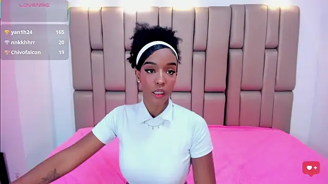 Snapshot of Georgis_ chatting on December 2, 2025, 7:53 pm Georgis online show from December 2, 2025, 7:53 pm