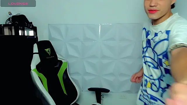 Snapshot of bby_santi chatting on December 5, 2024, 3:50 pm bby santi online show from December 5, 2024, 3:50 pm