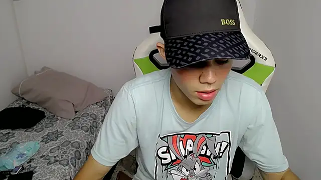 Snapshot of bby_santi chatting on March 11, 2025, 2:18 pm bby santi online show from March 11, 2025, 2:18 pm