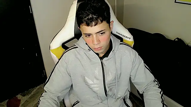 Snapshot of bby_santi chatting on October 6, 2025, 5:21 pm bby santi online show from October 6, 2025, 5:21 pm