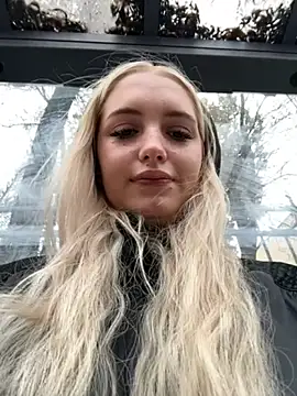 Snapshot of Milkyy_wway chatting on October 22, 2025, 6:24 am Milkyy wway online show from October 22, 2025, 6:24 am