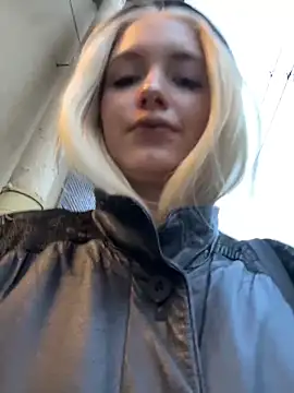 Snapshot of Milkyy_wway chatting on November 13, 2025, 7:18 am Milkyy wway online show from November 13, 2025, 7:18 am