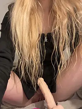 Snapshot of Lolitaxlola chatting on October 31, 2025, 2:40 pm Lolitaxlola online show from October 31, 2025, 2:40 pm