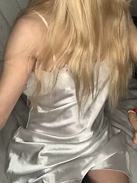 Snapshot of Lolitaxlola chatting on December 13, 2025, 8:58 pm Lolitaxlola online show from December 13, 2025, 8:58 pm