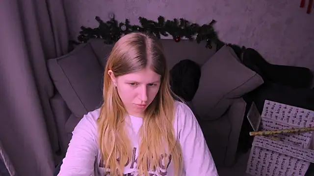 Snapshot of kirraa_ chatting on December 22, 2024, 2:06 am kirraa  online show from December 22, 2024, 2:06 am