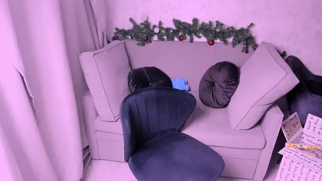 Snapshot of kirraa_ chatting on December 22, 2024, 10:15 pm kirraa  online show from December 22, 2024, 10:15 pm