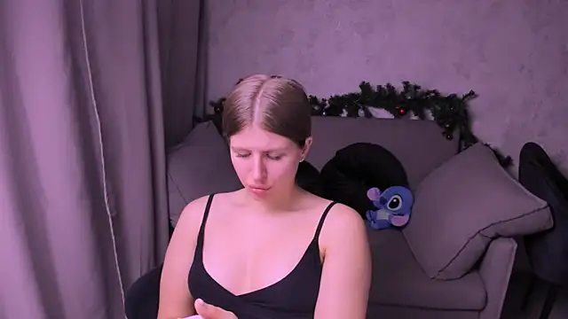 Snapshot of kirraa_ chatting on January 3, 2025, 9:47 pm kirraa  online show from January 3, 2025, 9:47 pm