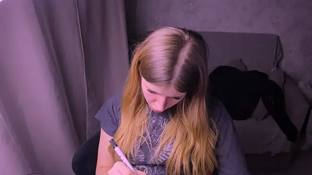 Snapshot of kirraa_ chatting on January 24, 2025, 12:42 am kirraa  online show from January 24, 2025, 12:42 am