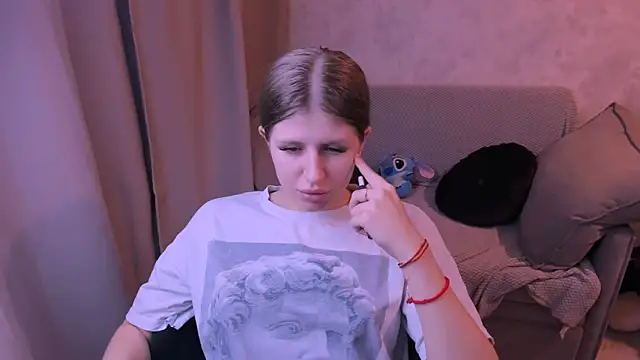 Snapshot of kirraa_ chatting on January 25, 2025, 7:18 pm kirraa  online show from January 25, 2025, 7:18 pm