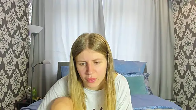 Snapshot of kirraa_ chatting on September 16, 2025, 9:54 am kirraa  online show from September 16, 2025, 9:54 am