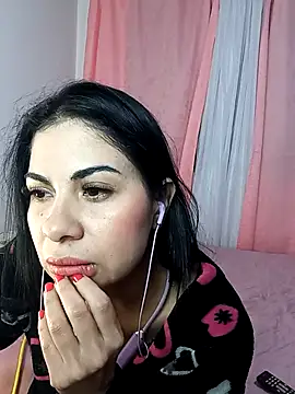 Snapshot of saralunabella chatting on March 10, 2025, 10:55 pm saralunabella online show from March 10, 2025, 10:55 pm