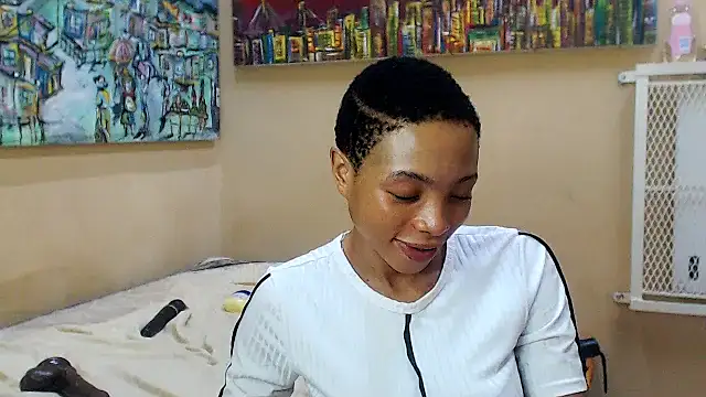 Snapshot of CaramelDelux27 chatting on February 12, 2025, 4:22 pm CaramelDelux27 online show from February 12, 2025, 4:22 pm