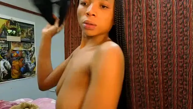 Snapshot of CaramelDelux27 chatting on October 14, 2025, 11:05 pm CaramelDelux27 online show from October 14, 2025, 11:05 pm