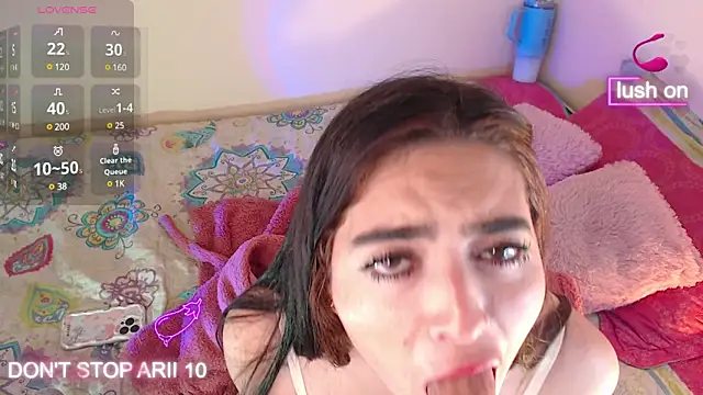Snapshot of Arii_vega_ chatting on December 22, 2024, 11:20 pm Arii vega  online show from December 22, 2024, 11:20 pm