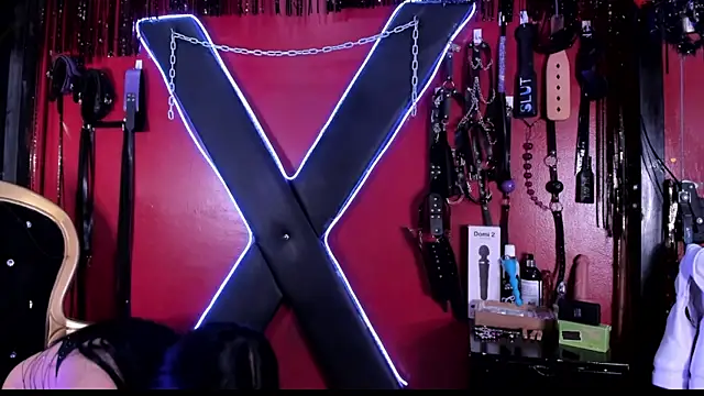 alexa n alex online show from November 8, 2025, 9:24 pm