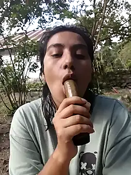 Snapshot of Hellen_Alex chatting on February 2, 2025, 9:13 pm Hellen Alex online show from February 2, 2025, 9:13 pm