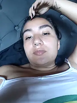 Snapshot of Hellen_Alex chatting on October 19, 2025, 2:40 pm Hellen Alex online show from October 19, 2025, 2:40 pm