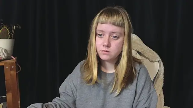 Snapshot of June_shy0 chatting on November 20, 2025, 7:41 am June shy0 online show from November 20, 2025, 7:41 am