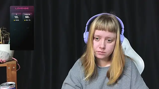 Snapshot of June_shy0 chatting on November 28, 2025, 8:17 am June shy0 online show from November 28, 2025, 8:17 am