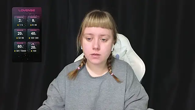 Snapshot of June_shy0 chatting on December 3, 2025, 7:49 am June shy0 online show from December 3, 2025, 7:49 am