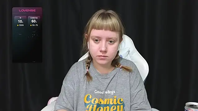 Snapshot of June_shy0 chatting on December 5, 2025, 8:01 am June shy0 online show from December 5, 2025, 8:01 am