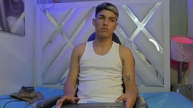 Snapshot of ryan_carter08 chatting on January 15, 2025, 1:20 pm ryan carter08 online show from January 15, 2025, 1:20 pm