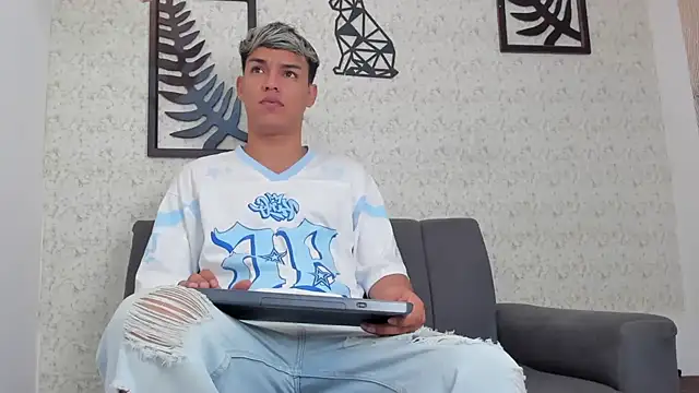 Snapshot of ryan_carter08 chatting on September 16, 2025, 1:56 pm ryan carter08 online show from September 16, 2025, 1:56 pm