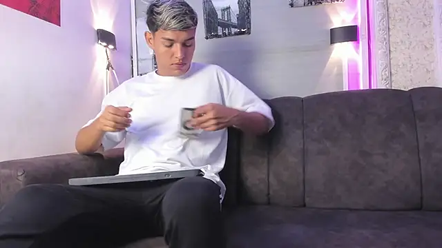 Snapshot of ryan_carter08 chatting on October 2, 2025, 12:56 pm ryan carter08 online show from October 2, 2025, 12:56 pm