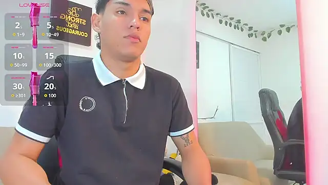 Snapshot of ryan_carter08 chatting on October 6, 2025, 1:14 am ryan carter08 online show from October 6, 2025, 1:14 am