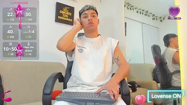 Snapshot of ryan_carter08 chatting on October 26, 2025, 1:33 am ryan carter08 online show from October 26, 2025, 1:33 am