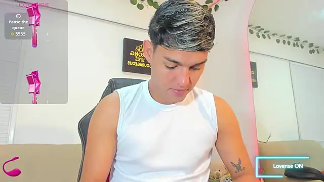 Snapshot of ryan_carter08 chatting on November 22, 2025, 12:48 pm ryan carter08 online show from November 22, 2025, 12:48 pm