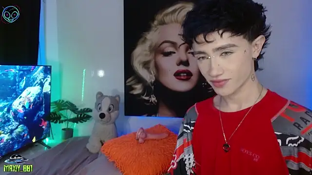 maxiy 001 online show from November 12, 2025, 4:46 am