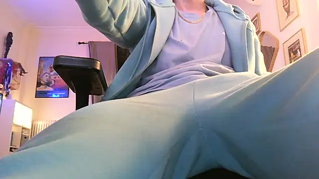 Snapshot of Bigone_uncut chatting on October 20, 2025, 3:12 pm Bigone uncut online show from October 20, 2025, 3:12 pm