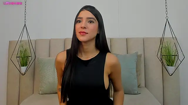 Snapshot of Olivia_Collins1 chatting on December 18, 2024, 4:09 am Olivia Collins1 online show from December 18, 2024, 4:09 am