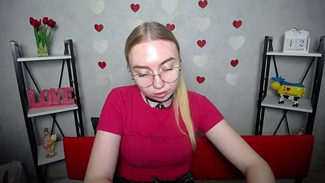 BeatriceFly online show from December 12, 2024, 9:08 am