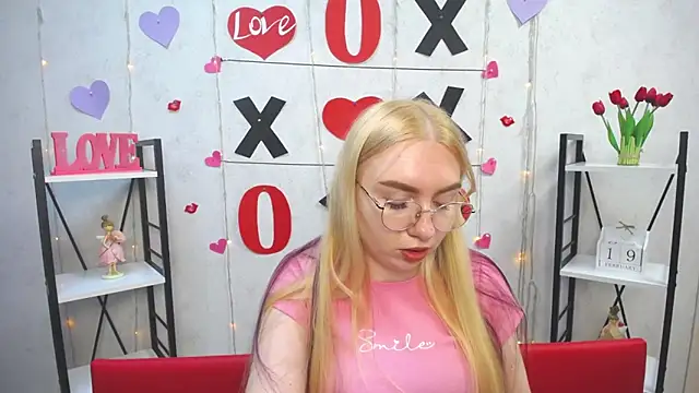 BeatriceFly online show from February 19, 2025, 4:33 pm