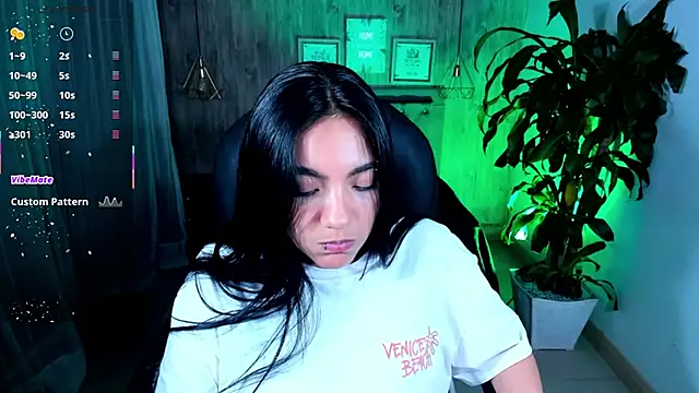 Snapshot of miichael_black chatting on October 24, 2025, 10:55 am miichael black online show from October 24, 2025, 10:55 am