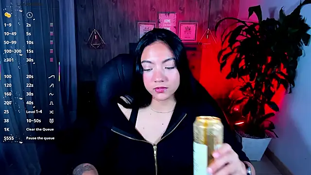 Snapshot of miichael_black chatting on October 28, 2025, 9:06 pm miichael black online show from October 28, 2025, 9:06 pm