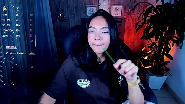 Snapshot of miichael_black chatting on November 5, 2025, 9:48 pm miichael black online show from November 5, 2025, 9:48 pm