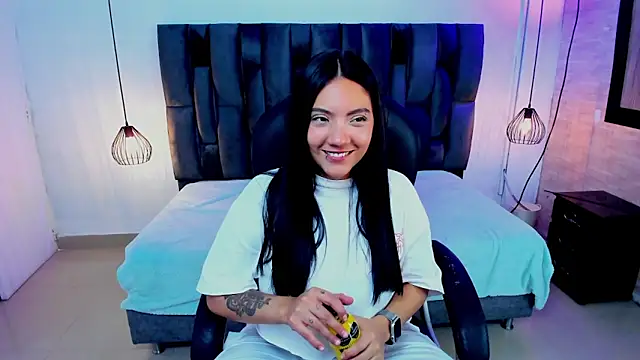 Snapshot of miichael_black chatting on November 15, 2025, 9:43 pm miichael black online show from November 15, 2025, 9:43 pm