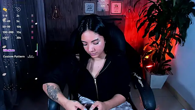 Snapshot of miichael_black chatting on November 27, 2025, 2:30 pm miichael black online show from November 27, 2025, 2:30 pm