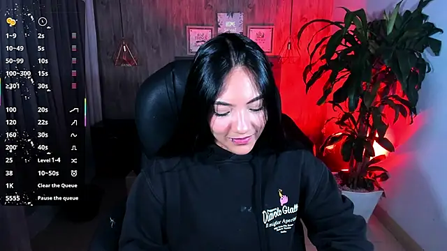 Snapshot of miichael_black chatting on December 4, 2025, 9:23 pm miichael black online show from December 4, 2025, 9:23 pm